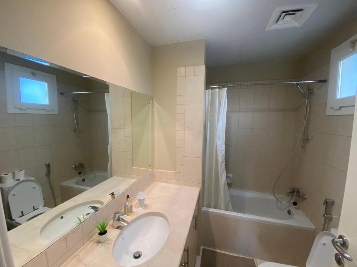 Spacious 4-Bedroom Villa, Children Friendly Ντουμπάι Εξωτερικό φωτογραφία